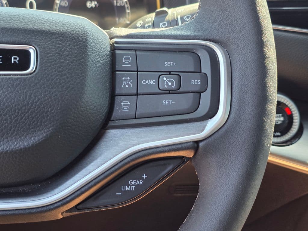 2025 Jeep Wagoneer Series II - Photo 34