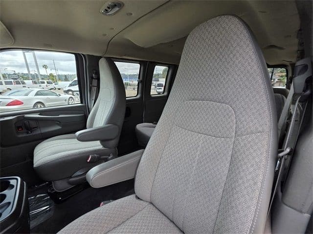 2014 Chevrolet Express 1500 LT - Photo 17