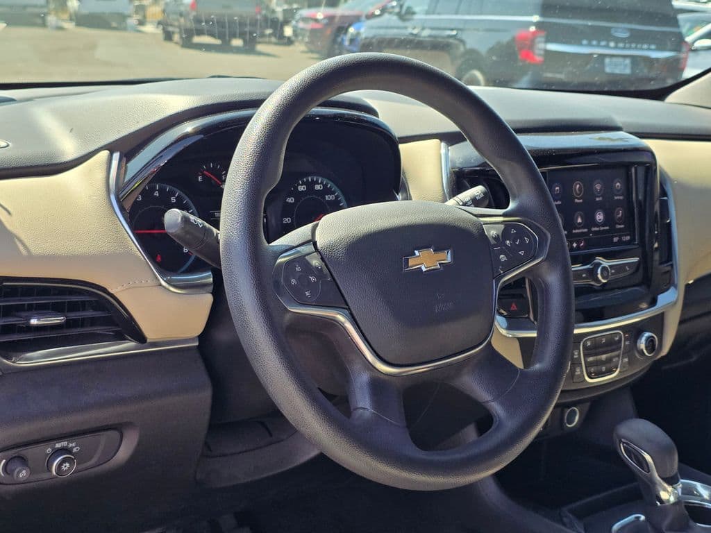 2022 Chevrolet Traverse LS - Photo 4