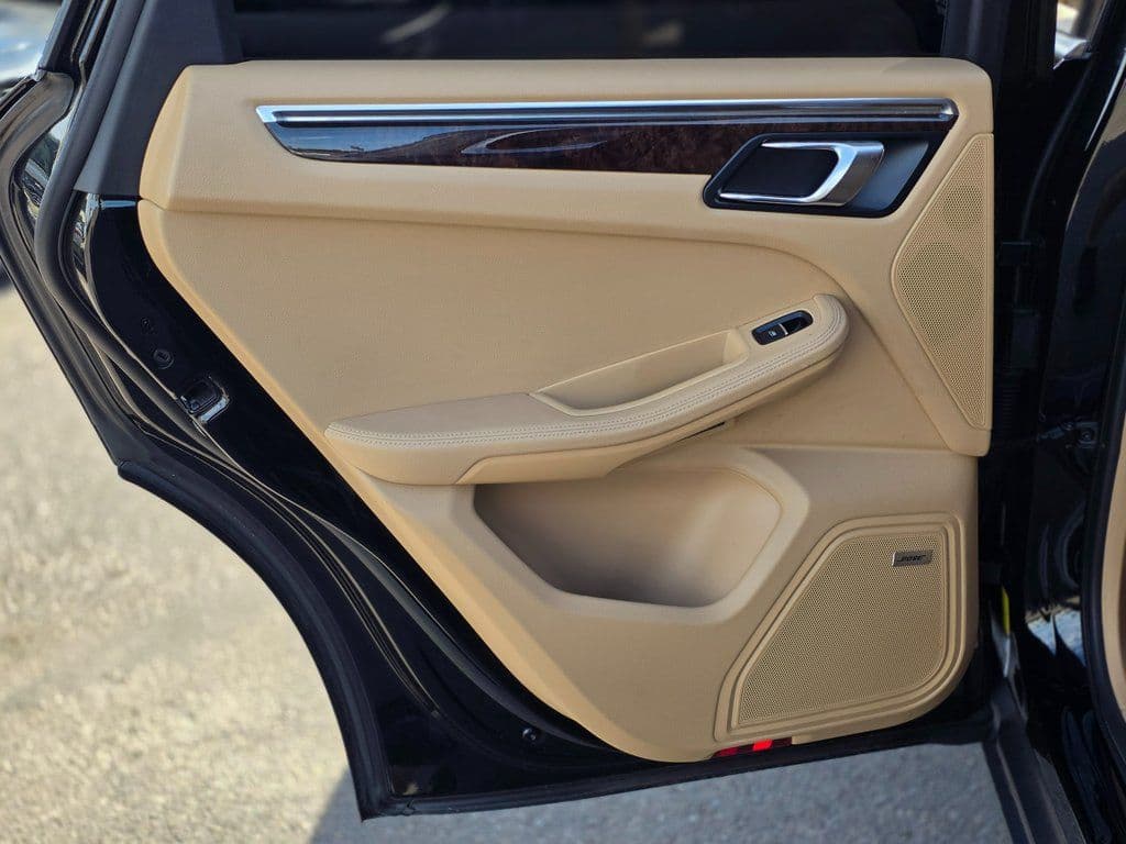 2015 Porsche Macan S - Photo 21