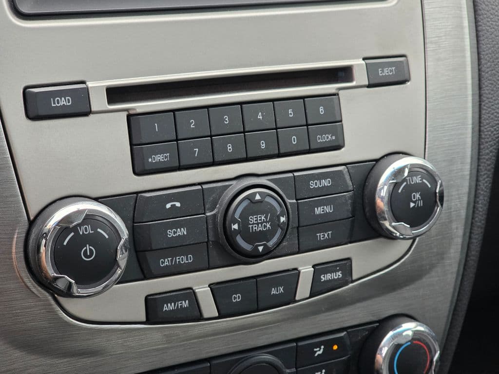 2011 Ford Fusion SE - Photo 30