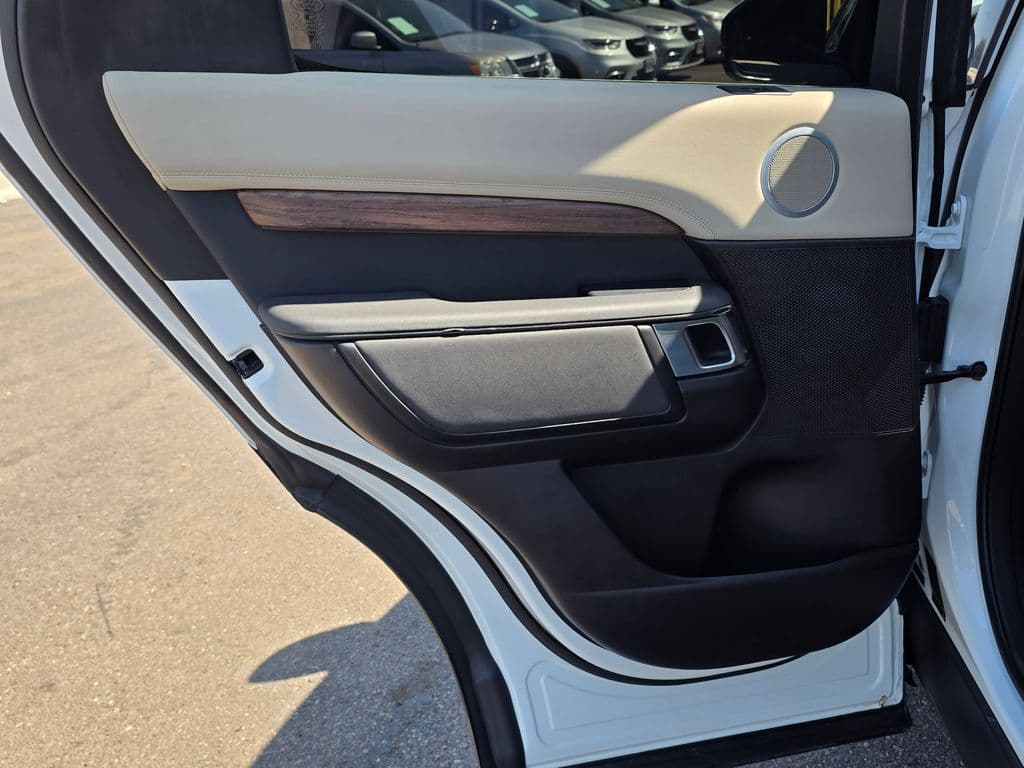2017 Land Rover Discovery HSE - Photo 24
