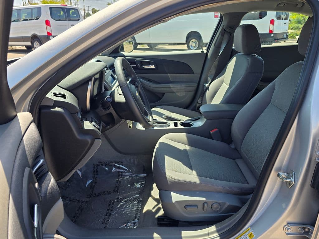 2014 Chevrolet Malibu LS - Photo 15