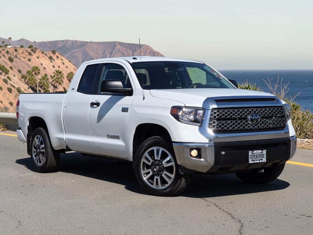 2018 Toyota Tundra SR5 - Photo 2